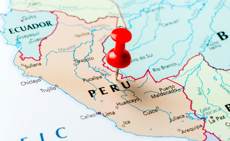 Recesión en el Perú: retrocediendo en silencio, por Luis Ernesto Flores Reátegui